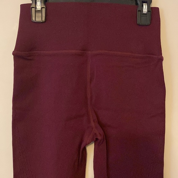 Fabletics Sculptknit Burgundy Leggings Contour High-Rise - Picture 11 of 14